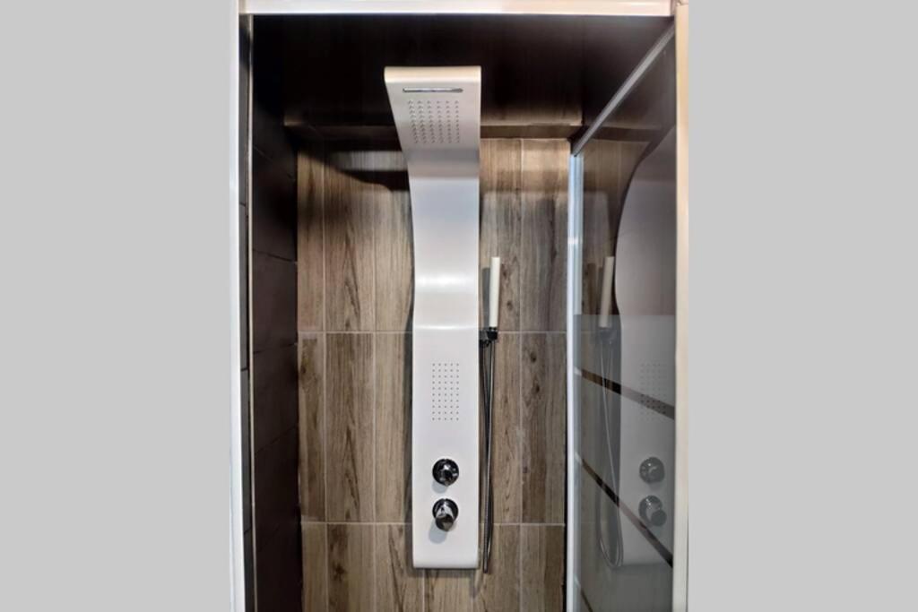 Deluxe Apartment By Prima Lodging Thessaloníki Exteriör bild